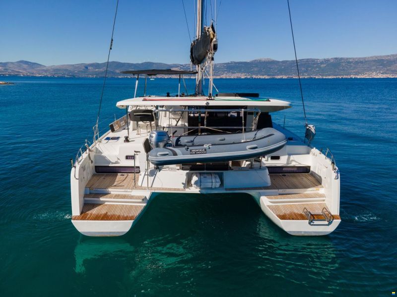 Lagoon 42 (3 cabins)