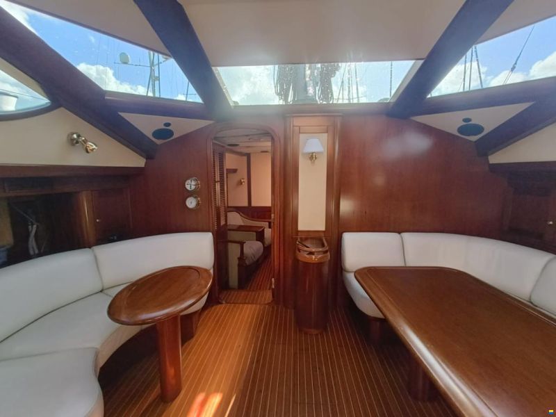 Lagoon Royal Pilot Saloon 65