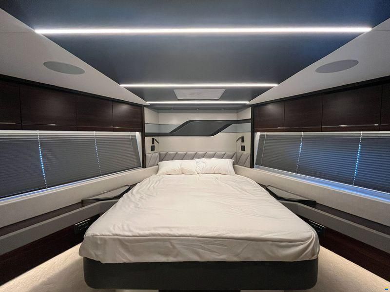 Sunseeker Predator 74 XPS