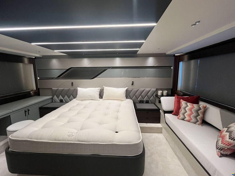 Sunseeker Predator 74 XPS