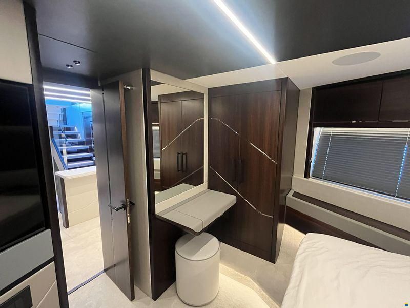 Sunseeker Predator 74 XPS