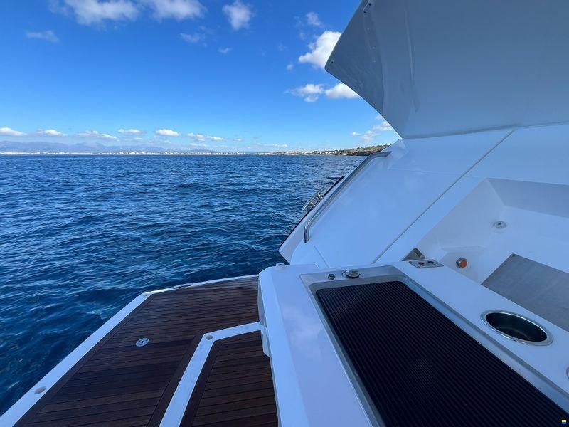 Sunseeker Predator 74 XPS