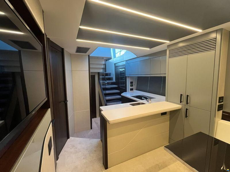 Sunseeker Predator 74 XPS