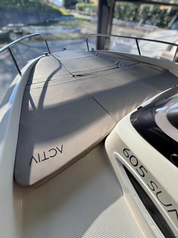 Quicksilver 605 Sundeck