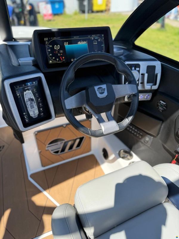 Malibu Wakesetter 22 MXZ