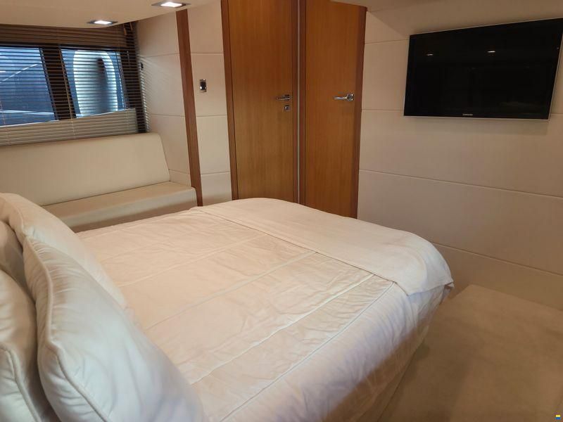 Sunseeker Portofino 48