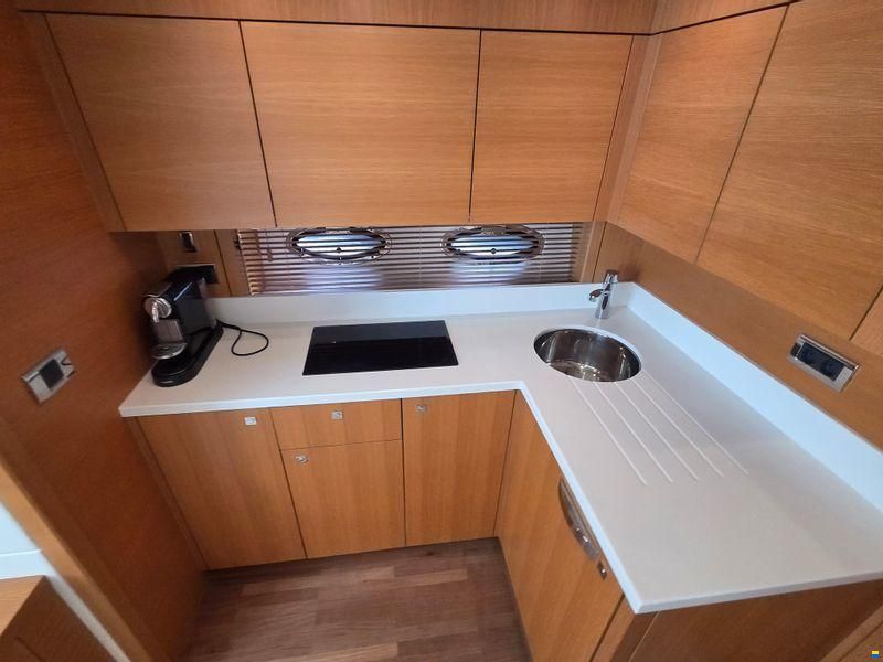 Sunseeker Portofino 48