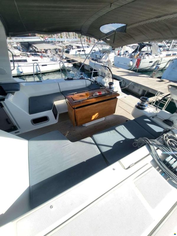 Beneteau OCEANIS 55