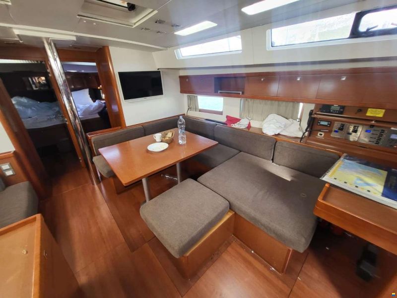 Beneteau OCEANIS 55