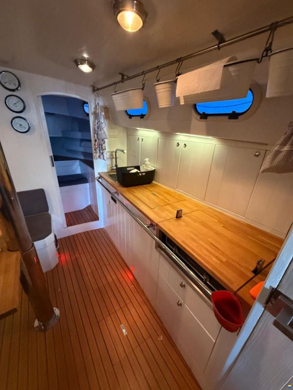 Nauticat JANMOR 33