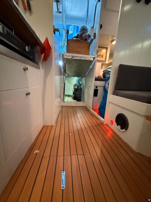 Nauticat JANMOR 33
