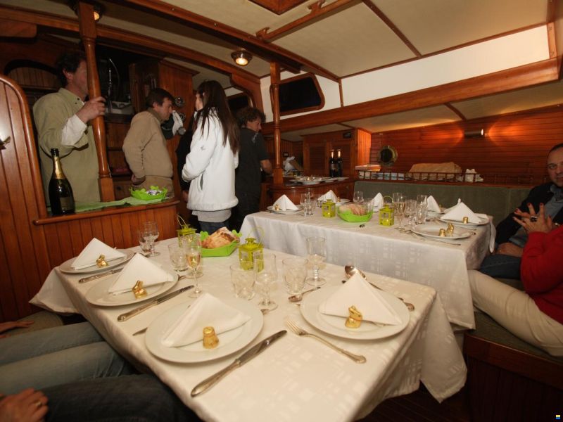 Bluewater Yachts Vagabond 47