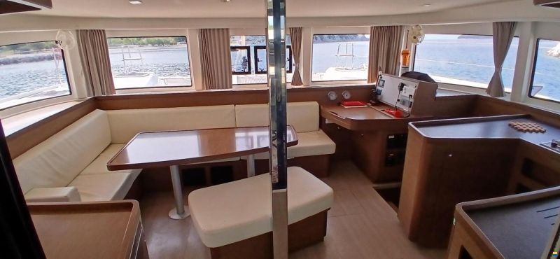 Lagoon 42