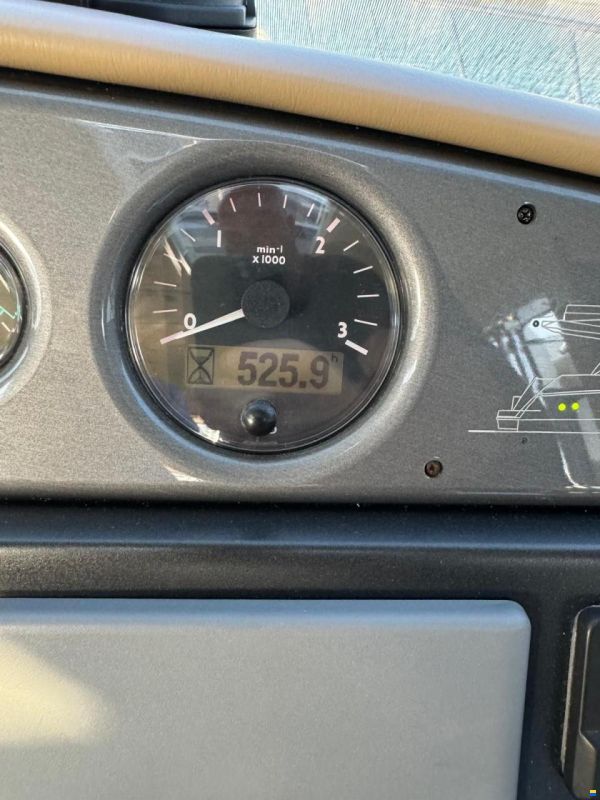 Sealine T60