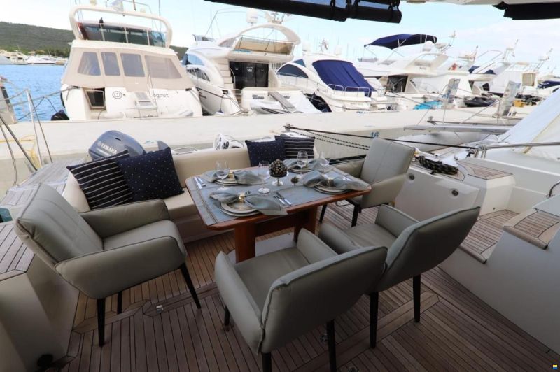 Sealine T60