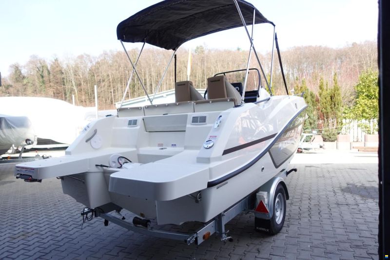 Quicksilver Activ 555 Open & Trailer (auf Lager)
