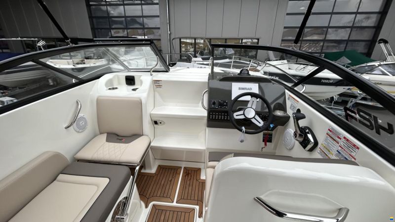 Bayliner 742 R