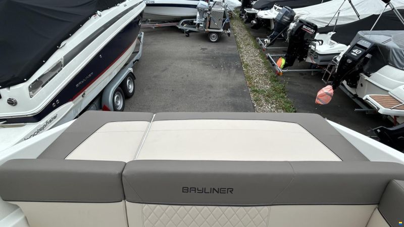 Bayliner 742 R