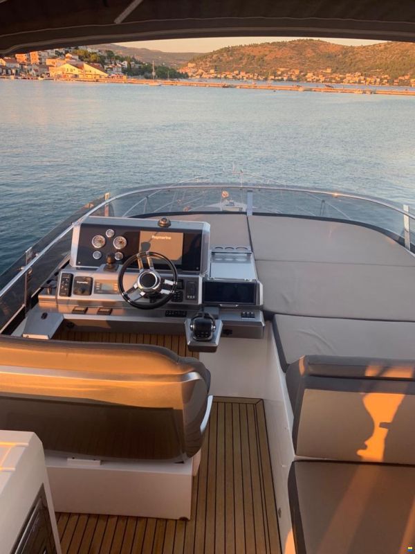 Galeon 550 Fly