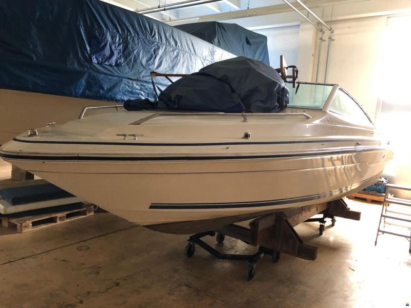 Sea Ray 220 CC