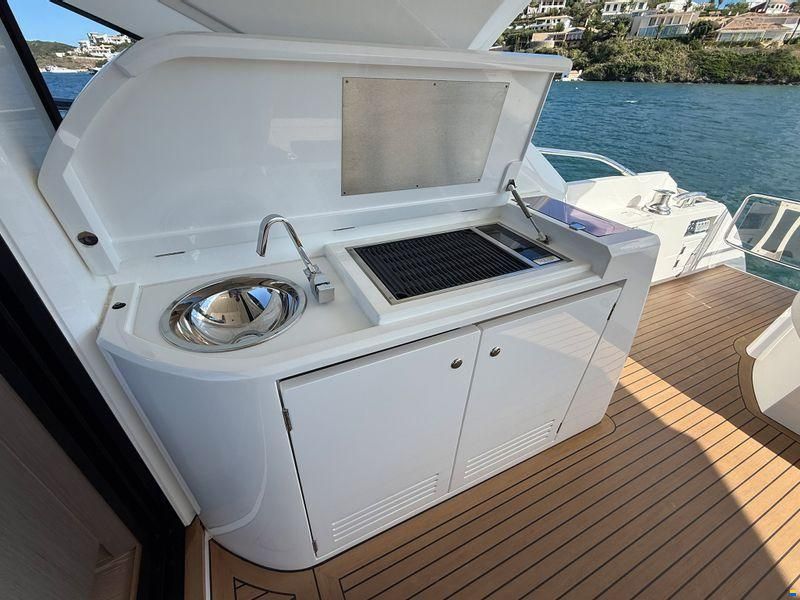 Sunseeker Predator 60 Evo