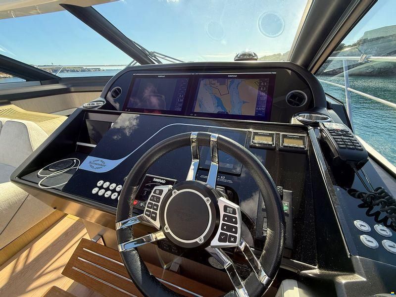 Sunseeker Predator 60 Evo