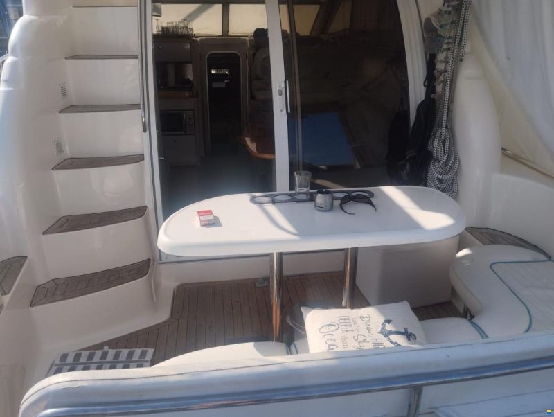 Sealine F33