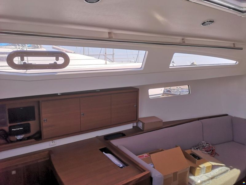 J Boats 112E