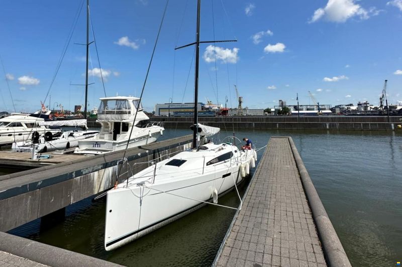 J Boats 112E