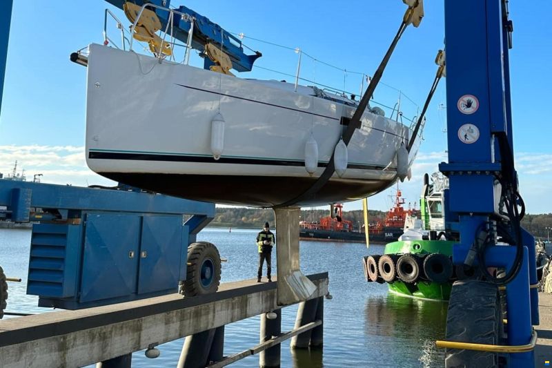 J Boats 112E