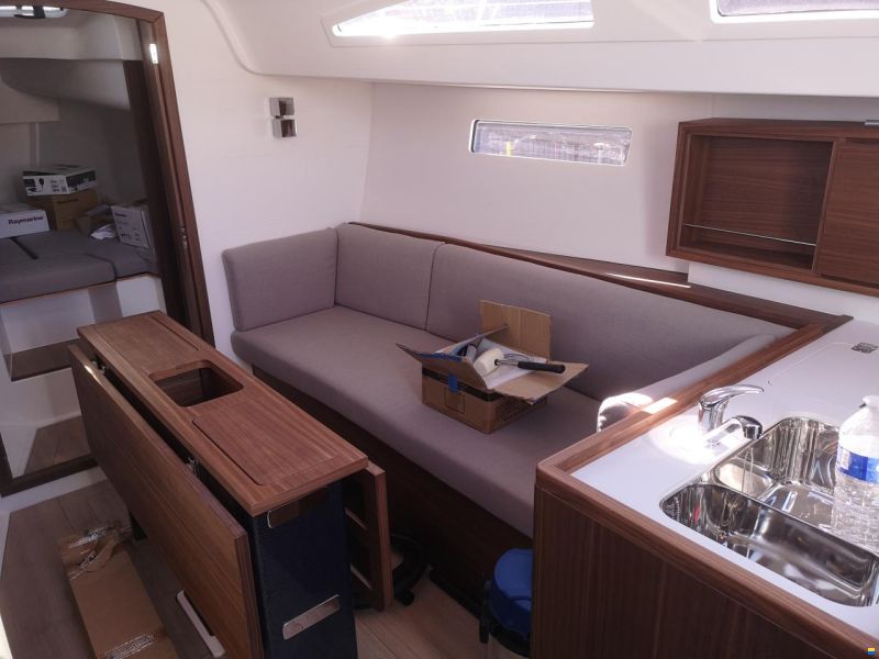 J Boats 112E