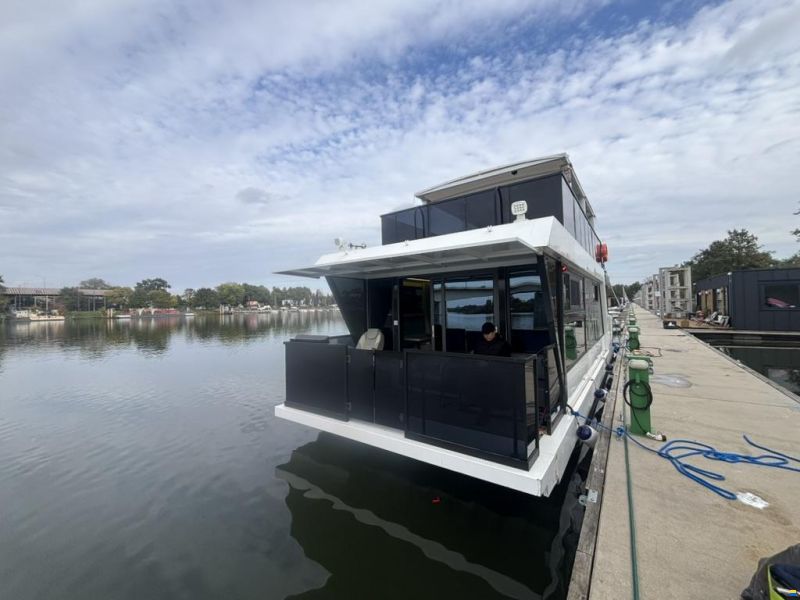 River Yacht HB-1200