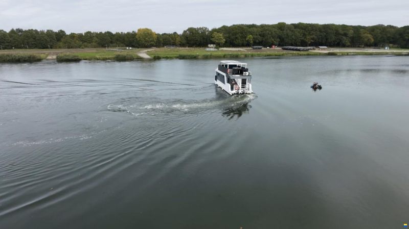 River Yacht HB-1200