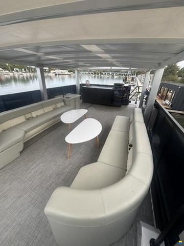 River Yacht HB-1200