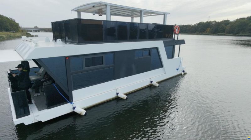 River Yacht HB-1200