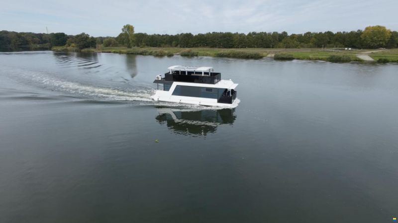 River Yacht HB-1200
