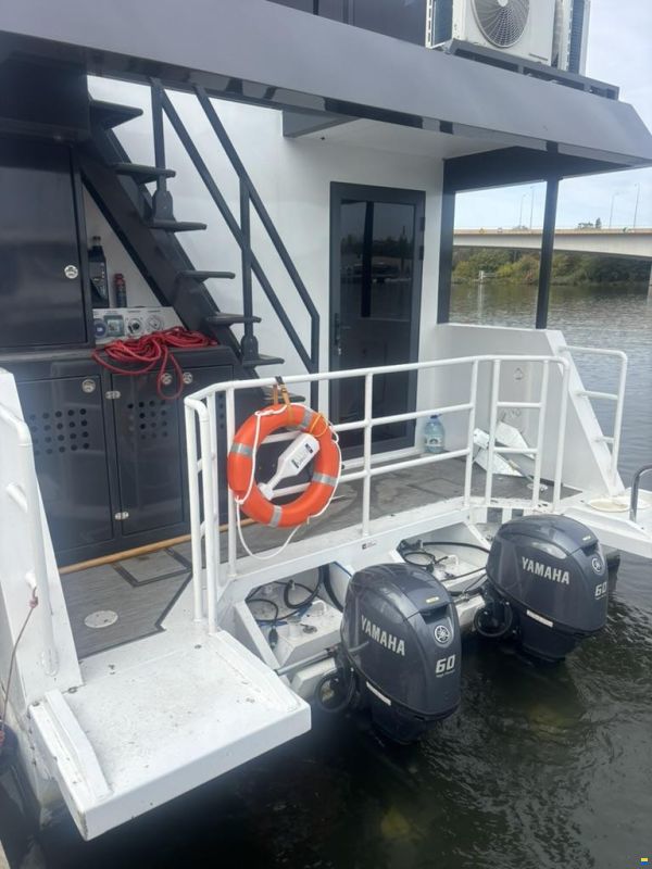 River Yacht HB-1200