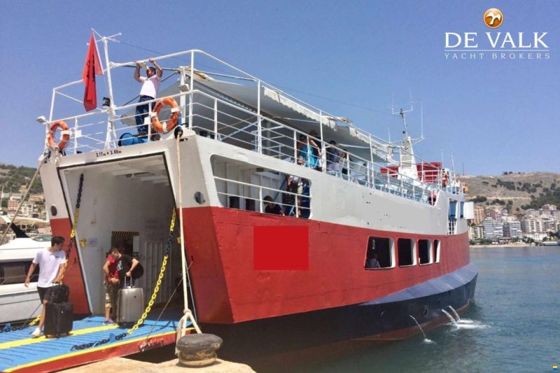 CAR/PASSENGERS FERRY 40