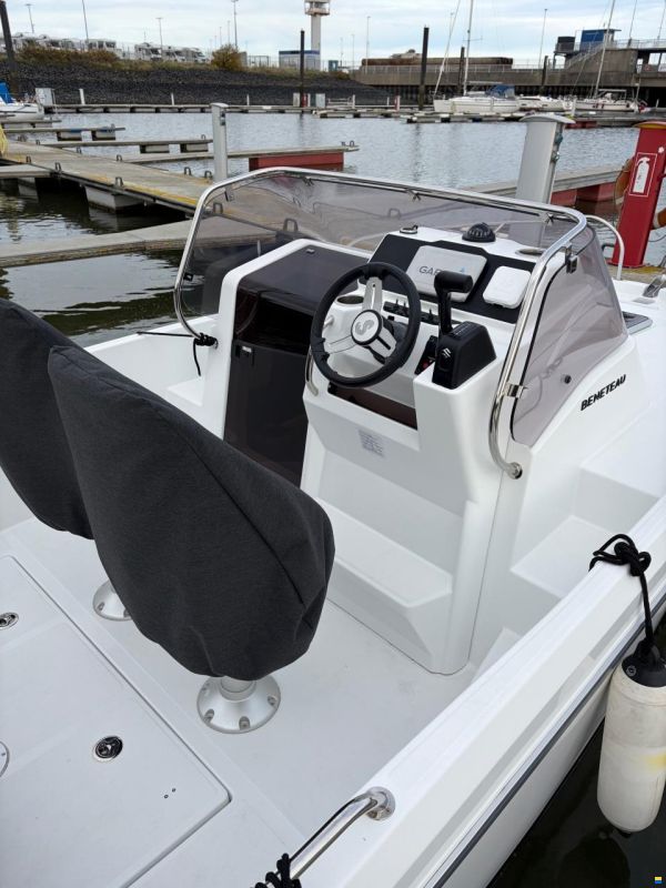 Beneteau Flyer 6 Sundeck