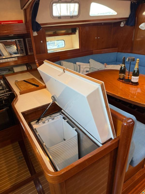 Amel 54