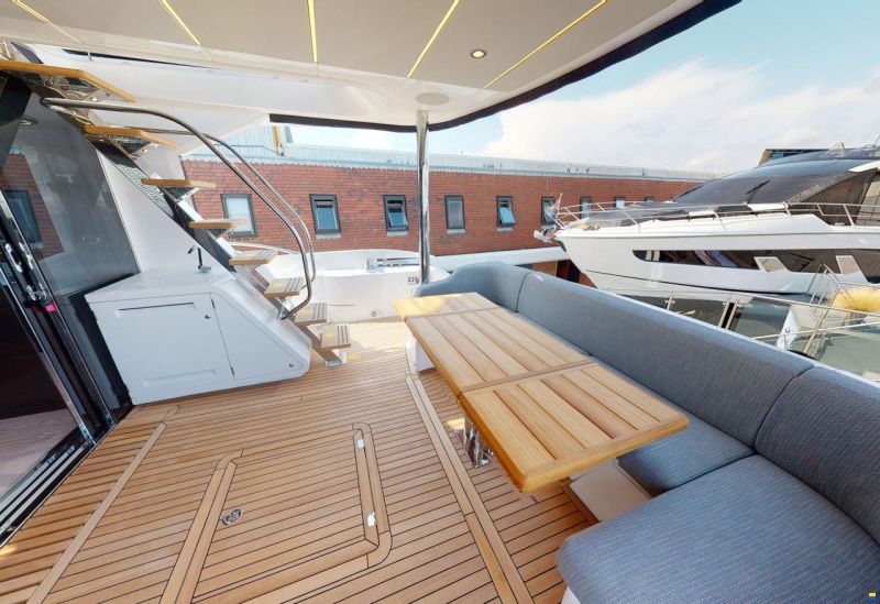 Sunseeker Manhattan 68