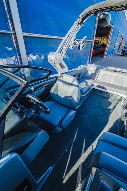 MasterCraft X24 | 2022 | Black & Grey