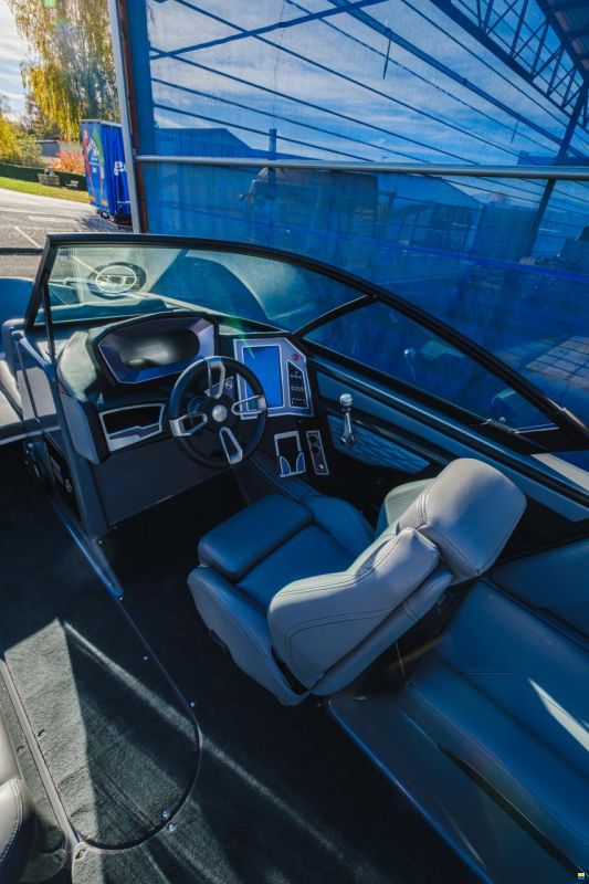 MasterCraft X24 | 2022 | Black & Grey