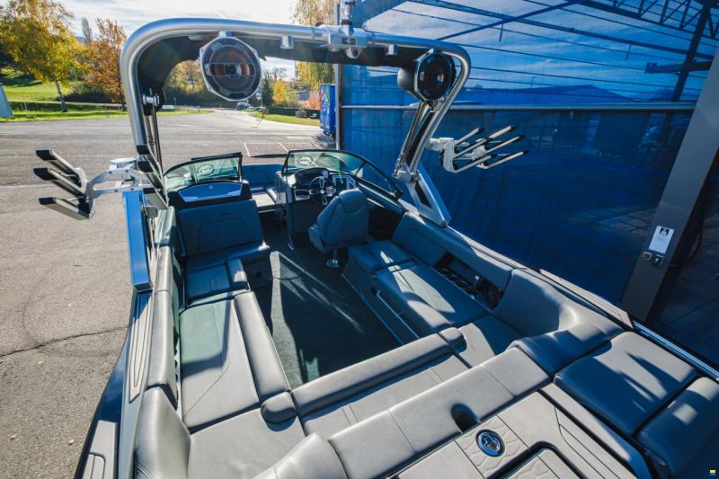 MasterCraft X24 | 2022 | Black & Grey