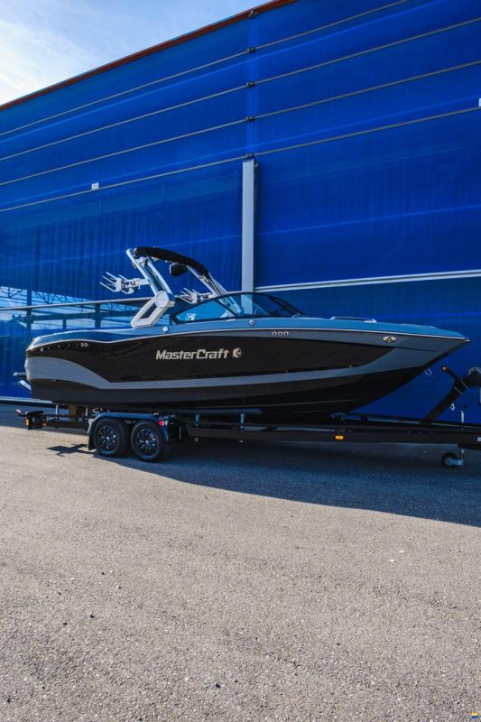 MasterCraft X24 | 2022 | Black & Grey