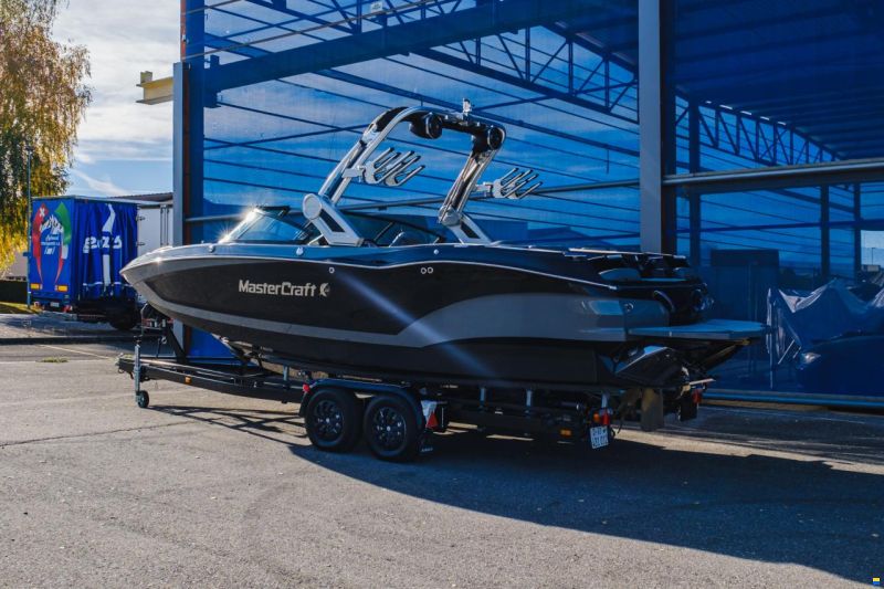 MasterCraft X24 | 2022 | Black & Grey