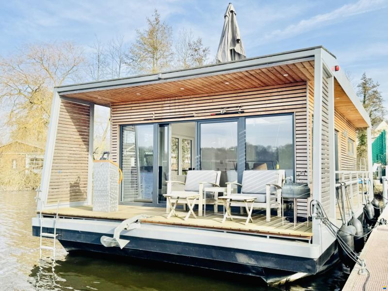 Jacko Schiffbau Luxus Design Hausboot