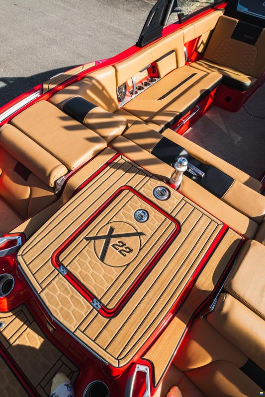 MasterCraft X22 | 2022 | red-int.beige