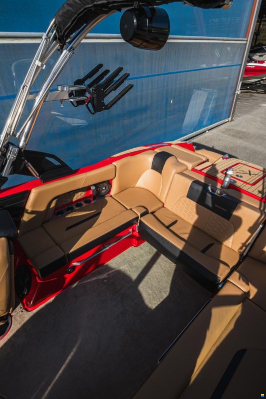 MasterCraft X22 | 2022 | red-int.beige