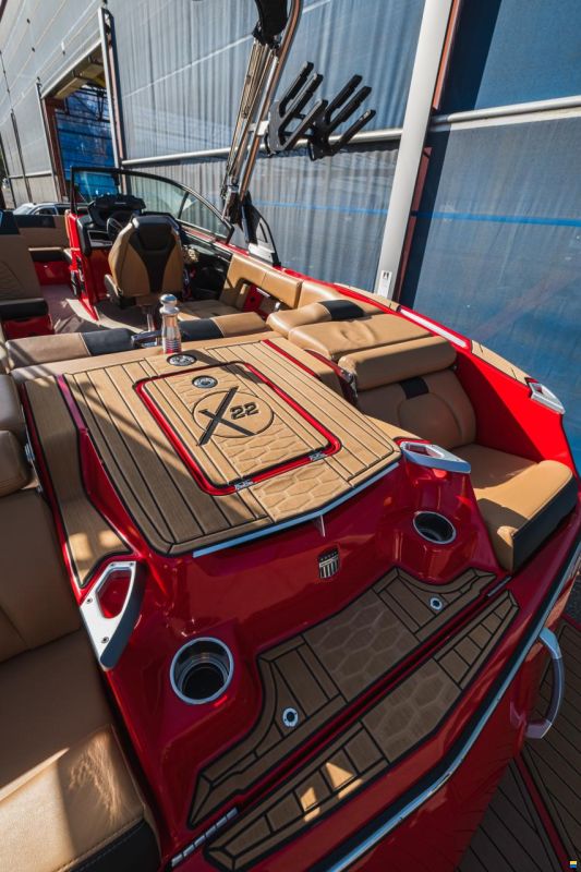 MasterCraft X22 | 2022 | red-int.beige